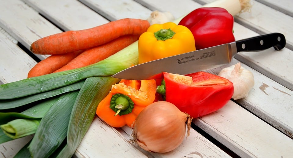 Econome et couteaux fruits et légumes : éplucher, peler, décorer, etc. -  Coutellerie Pro