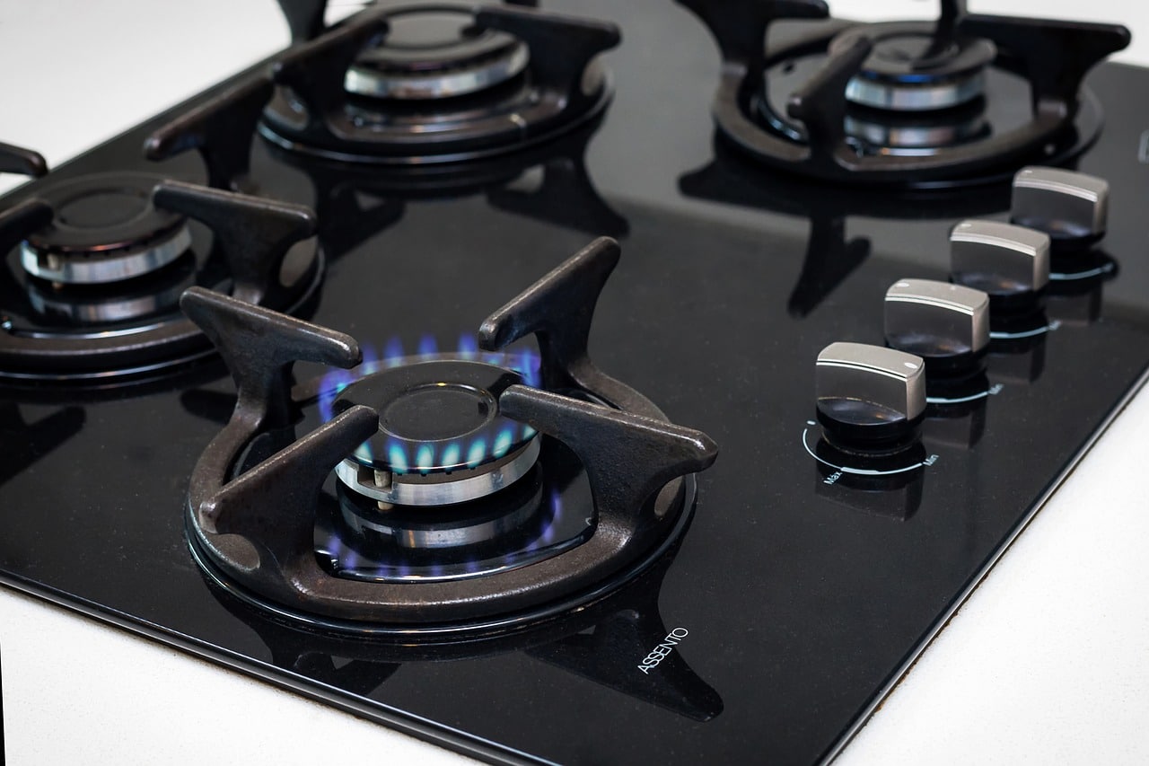 Plaque de cuisson à gaz : pourquoi la choisir pour la maison ? : Femme  Actuelle Le MAG